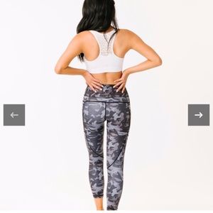 Zyia Camo metallic light and tight size 4